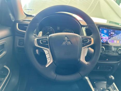 MITSUBISHI L 200 Triton 2.4 16V OUTDOOR HPE-S 4X4 CABINE DUPLA TURBO DIESEL AUTOM�TICO, Foto 7