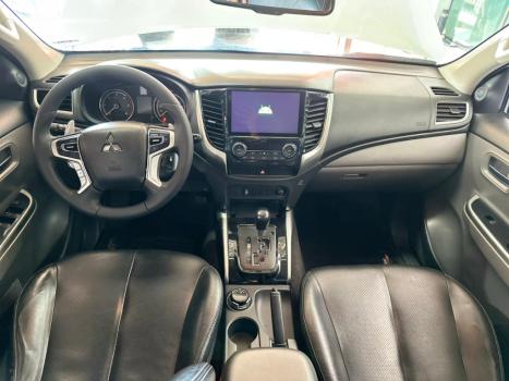 MITSUBISHI L 200 Triton 2.4 16V OUTDOOR HPE-S 4X4 CABINE DUPLA TURBO DIESEL AUTOM�TICO, Foto 9