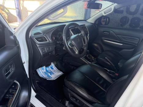 MITSUBISHI L 200 Triton 2.4 16V SPORT HPE 4X4 CABINE DUPLA TURBO DIESEL AUTOM�TICO, Foto 5