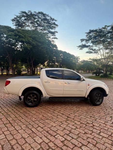 MITSUBISHI L 200 Triton 3.2 16V HPE 4X4 CABINE DUPLA TURBO DIESEL INTERCOOLER AUTOM�TICO, Foto 2