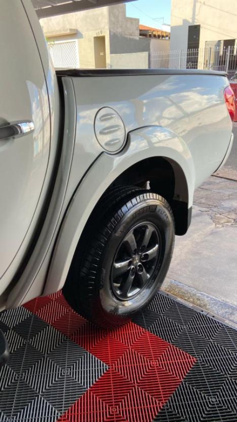 MITSUBISHI L 200 Triton 3.2 16V HPE 4X4 CABINE DUPLA TURBO DIESEL INTERCOOLER AUTOM�TICO, Foto 4