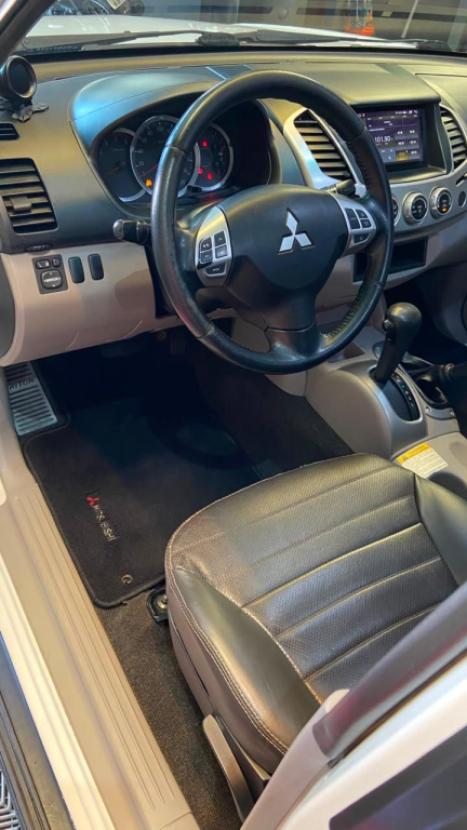 MITSUBISHI L 200 Triton 3.2 16V HPE 4X4 CABINE DUPLA TURBO DIESEL INTERCOOLER AUTOM�TICO, Foto 7