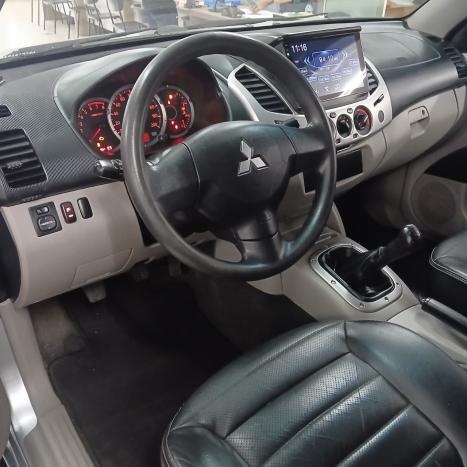 MITSUBISHI L 200 Triton 2.4 16V FLEX HLS CABINE DUPLA, Foto 6