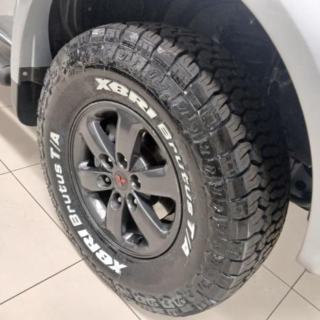 MITSUBISHI L 200 Triton 2.4 16V FLEX HLS CABINE DUPLA, Foto 7