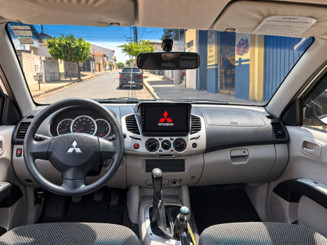 MITSUBISHI L 200 Triton 3.2 16V GL 4X4 CABINE DUPLA TURBO DIESEL INTERCOOLER, Foto 9