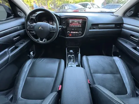 MITSUBISHI Outlander 2.0 16V 4P AUTOMÁTICO, Foto 8 MITSUBISHI Outlander 2.0 16V 4P AUTOMÁTICO, Foto 8