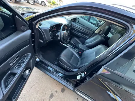 MITSUBISHI Outlander 2.0 16V 4P AUTOMÁTICO, Foto 10 MITSUBISHI Outlander 2.0 16V 4P AUTOMÁTICO, Foto 10