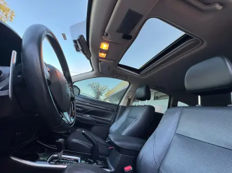 MITSUBISHI Outlander 2.0 16V 4P AUTOMÁTICO, Foto 13 MITSUBISHI Outlander 2.0 16V 4P AUTOMÁTICO, Foto 13