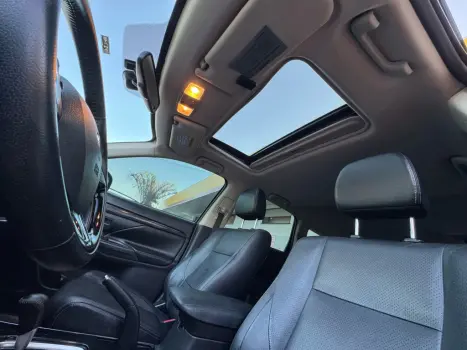 MITSUBISHI Outlander 2.0 16V 4P AUTOMÁTICO, Foto 14 MITSUBISHI Outlander 2.0 16V 4P AUTOMÁTICO, Foto 14