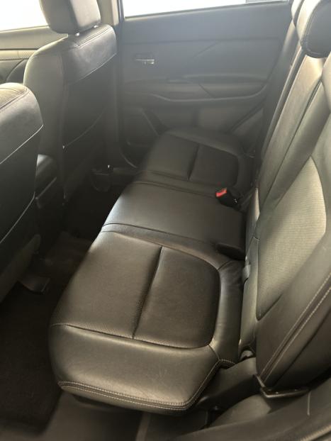 MITSUBISHI Outlander 3.0 V6 24V 4P GT 4X4 AUTOMTICO, Foto 6