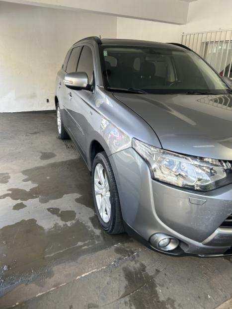 MITSUBISHI Outlander 3.0 V6 24V 4P GT 4X4 AUTOMTICO, Foto 10