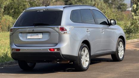 MITSUBISHI Outlander 2.0 16V 4P AUTOM�TICO, Foto 3