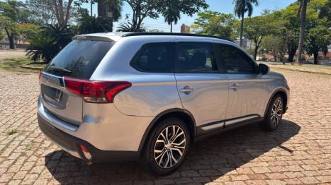 MITSUBISHI Outlander 2.0 16V 4P AUTOMÁTICO, Foto 3
