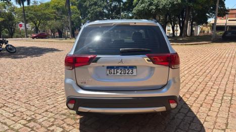 MITSUBISHI Outlander 2.0 16V 4P AUTOMÁTICO, Foto 3