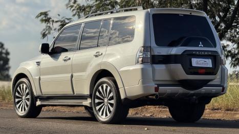 MITSUBISHI Pajero 3.2 16V 4P 4X4 HPE TURBO DIESEL INTERCOOLER AUTOM�TICO, Foto 4