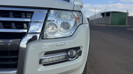 MITSUBISHI Pajero 3.2 16V 4P 4X4 HPE TURBO DIESEL INTERCOOLER AUTOM�TICO, Foto 6