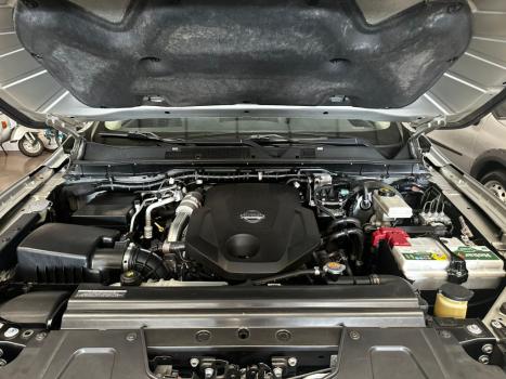 NISSAN Frontier 2.3 16V XE 4X4 CABINE DUPLA BI-TURBO DIESEL AUTOMÁTICO, Foto 6 NISSAN Frontier 2.3 16V XE 4X4 CABINE DUPLA BI-TURBO DIESEL AUTOMÁTICO, Foto 6