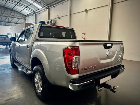 NISSAN Frontier 2.3 16V XE 4X4 CABINE DUPLA BI-TURBO DIESEL AUTOMÁTICO, Foto 10 NISSAN Frontier 2.3 16V XE 4X4 CABINE DUPLA BI-TURBO DIESEL AUTOMÁTICO, Foto 10