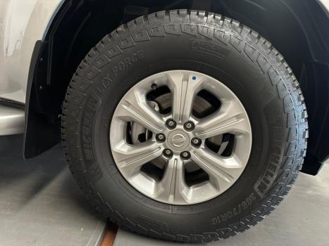 NISSAN Frontier 2.3 16V XE 4X4 CABINE DUPLA BI-TURBO DIESEL AUTOMÁTICO, Foto 15 NISSAN Frontier 2.3 16V XE 4X4 CABINE DUPLA BI-TURBO DIESEL AUTOMÁTICO, Foto 15