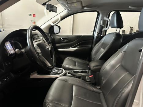 NISSAN Frontier 2.3 16V XE 4X4 CABINE DUPLA BI-TURBO DIESEL AUTOMÁTICO, Foto 16 NISSAN Frontier 2.3 16V XE 4X4 CABINE DUPLA BI-TURBO DIESEL AUTOMÁTICO, Foto 16