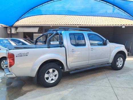 NISSAN Frontier 2.5 4X4 LE CABINE DUPLA TURBO DIESEL AUTOM�TICO, Foto 3