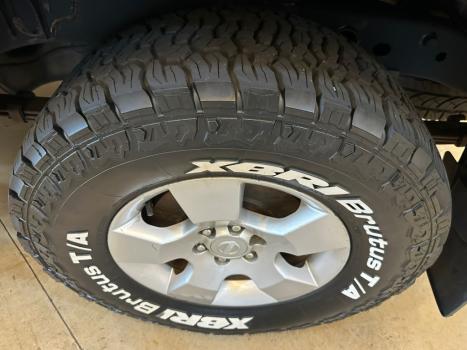 NISSAN Frontier 2.5 SEL 4X4 TURBO DIESEL CABINE DUPLA AUTOM�TICO, Foto 11