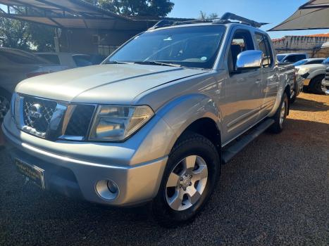 NISSAN Frontier 2.5 4X4 LE CABINE DUPLA TURBO DIESEL AUTOM�TICO, Foto 2