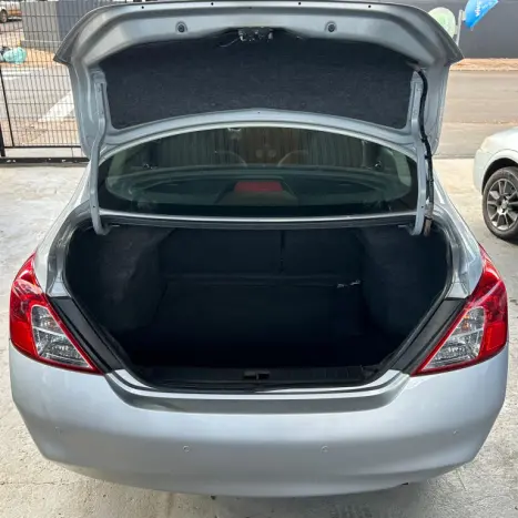 NISSAN Versa Sedan 1.6 16V 4P FLEX SL, Foto 3