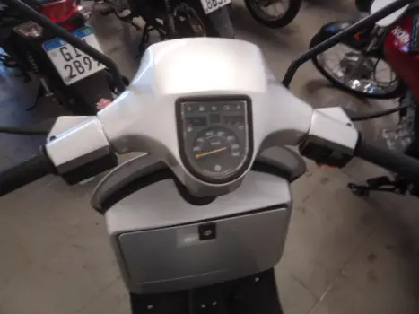 PIAGGIO Vespa PX 200 GT, Foto 3
