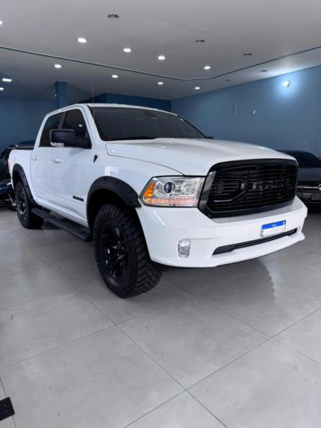 RAM 1500 5.7 V8 CLASSIC LARAMIE CABINE DUPLA 4X4 AUTOM�TICO, Foto 4