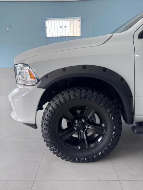 RAM 1500 5.7 V8 CLASSIC LARAMIE CABINE DUPLA 4X4 AUTOM�TICO, Foto 6