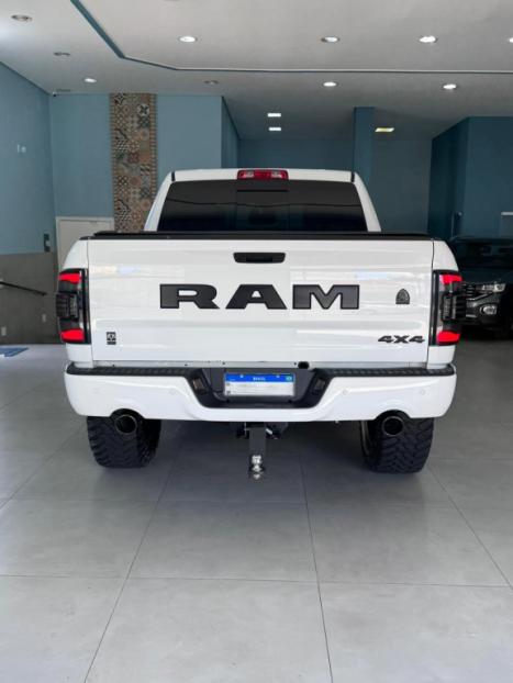 RAM 1500 5.7 V8 CLASSIC LARAMIE CABINE DUPLA 4X4 AUTOM�TICO, Foto 8