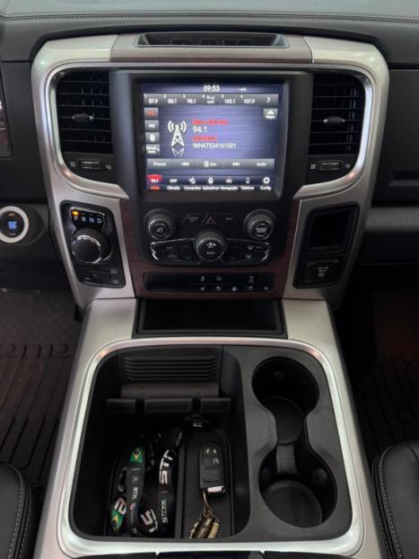 RAM 1500 5.7 V8 CLASSIC LARAMIE CABINE DUPLA 4X4 AUTOM�TICO, Foto 12