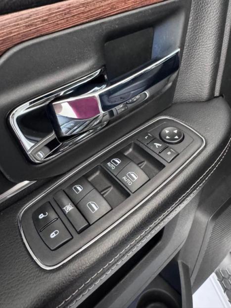 RAM 1500 5.7 V8 CLASSIC LARAMIE CABINE DUPLA 4X4 AUTOM�TICO, Foto 18