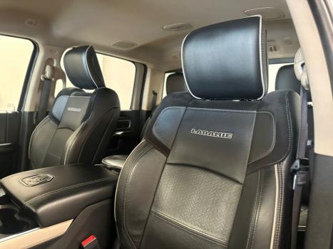 RAM 2500 6.7 I6 24V SLT CABINE DUPLA TURBO DIESEL LARAMIE 4X4 AUTOMTICO, Foto 28