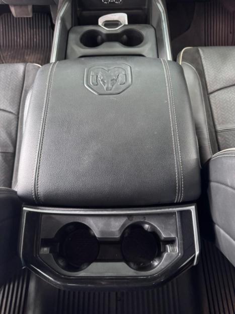 RAM 2500 6.7 I6 24V SLT CABINE DUPLA TURBO DIESEL NIGHT EDITION 4X4 AUTOM�TICO, Foto 20