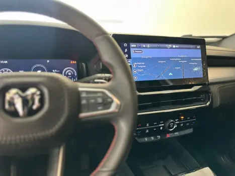 RAM Rampage 2.0 4P HURRICANE 4 TURBO R/T 4X4 AUTOM�TICO, Foto 8