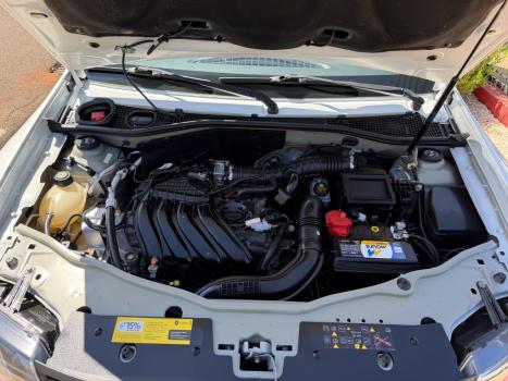 RENAULT Duster 1.6 16V 4P FLEX SCE AUTHENTIQUE X-TRONIC AUTOM�TICO, Foto 10