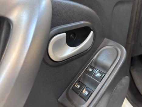 RENAULT Duster 1.6 16V 4P FLEX SCE AUTHENTIQUE X-TRONIC AUTOM�TICO, Foto 6