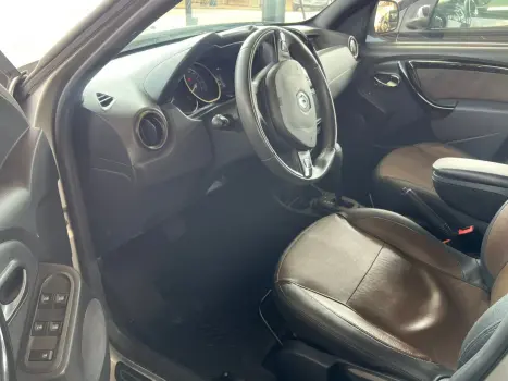 RENAULT Duster 2.0 16V 4P FLEX DYNAMIQUE AUTOM�TICO, Foto 13