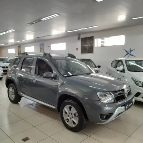 RENAULT Duster , Foto 1
