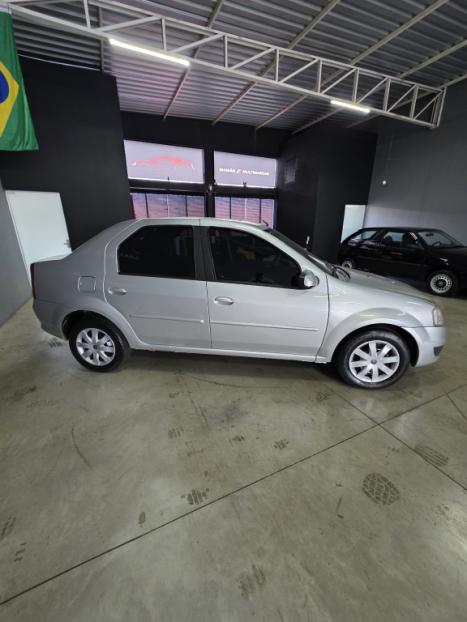 RENAULT Logan 1.6 16V 4P FLEX EXPRESSION AUTOM�TICO, Foto 12
