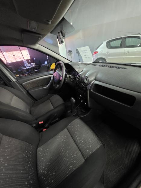 RENAULT Logan 1.6 16V 4P FLEX EXPRESSION AUTOM�TICO, Foto 2