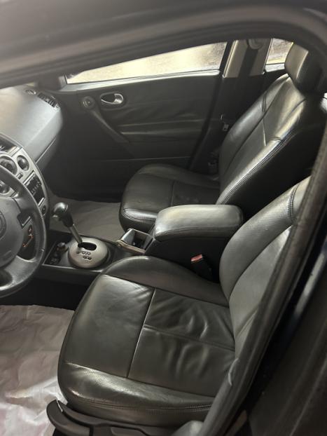 RENAULT Megane Grand Tour 2.0 16V 4P DYNAMIQUE AUTOMÁTICO, Foto 5 RENAULT Megane Grand Tour 2.0 16V 4P DYNAMIQUE AUTOMÁTICO, Foto 5