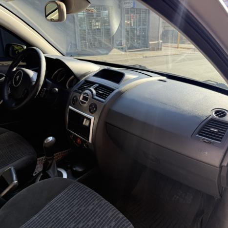 RENAULT Megane Grand Tour 1.6 16V 4P FLEX DYNAMIQUE, Foto 4