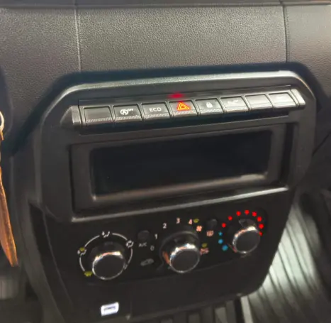 RENAULT Oroch 1.6 16V 4P FLEX INTENSE, Foto 14