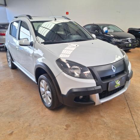 RENAULT Sandero 1.6 4P FLEX STEPWAY, Foto 2 RENAULT Sandero 1.6 4P FLEX STEPWAY, Foto 2
