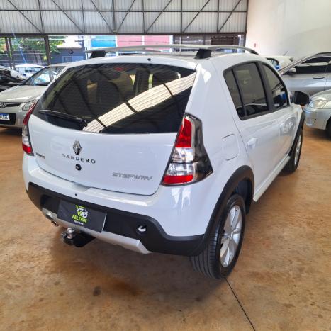 RENAULT Sandero 1.6 4P FLEX STEPWAY, Foto 10 RENAULT Sandero 1.6 4P FLEX STEPWAY, Foto 10