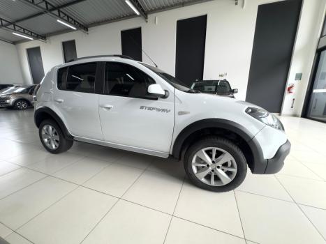 RENAULT Sandero 1.6 16V 4P FLEX STEPWAY AUTOMÁTICO, Foto 3 RENAULT Sandero 1.6 16V 4P FLEX STEPWAY AUTOMÁTICO, Foto 3