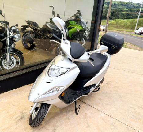 SUZUKI Burgman 125 , Foto 3